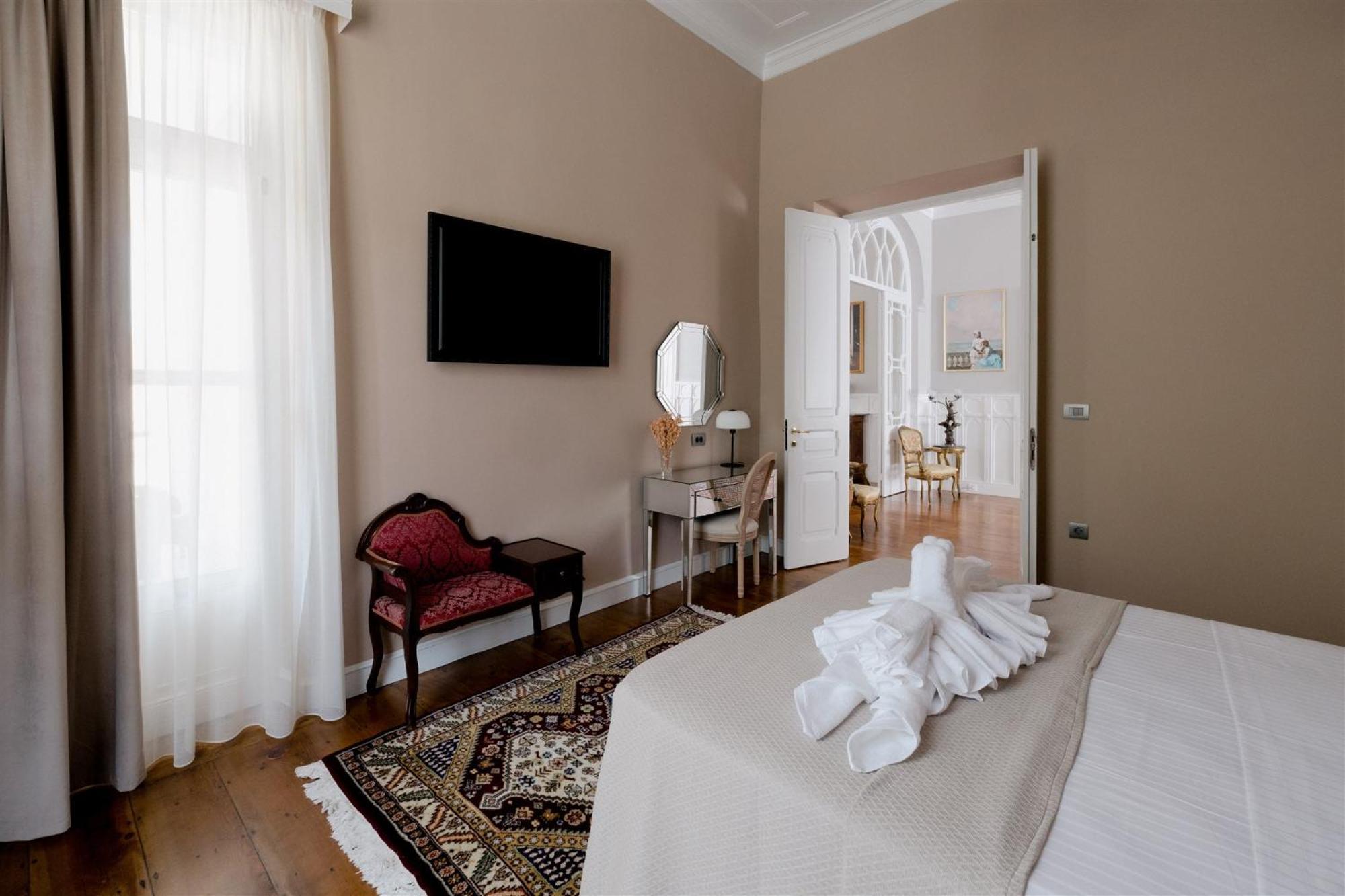Victoria Mansion A Luxurious Neoclassical Experience Rhodes City Kültér fotó